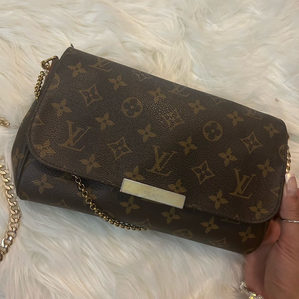 Authentic Louis Vuitton favorite pm